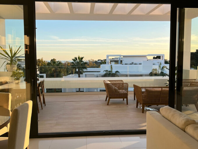 Furnished 3 Bedroom Apartment for Rent in Atalaya, Estepona