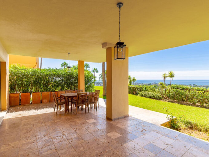 2 Bedroom Apartment for Rent in Benahavís