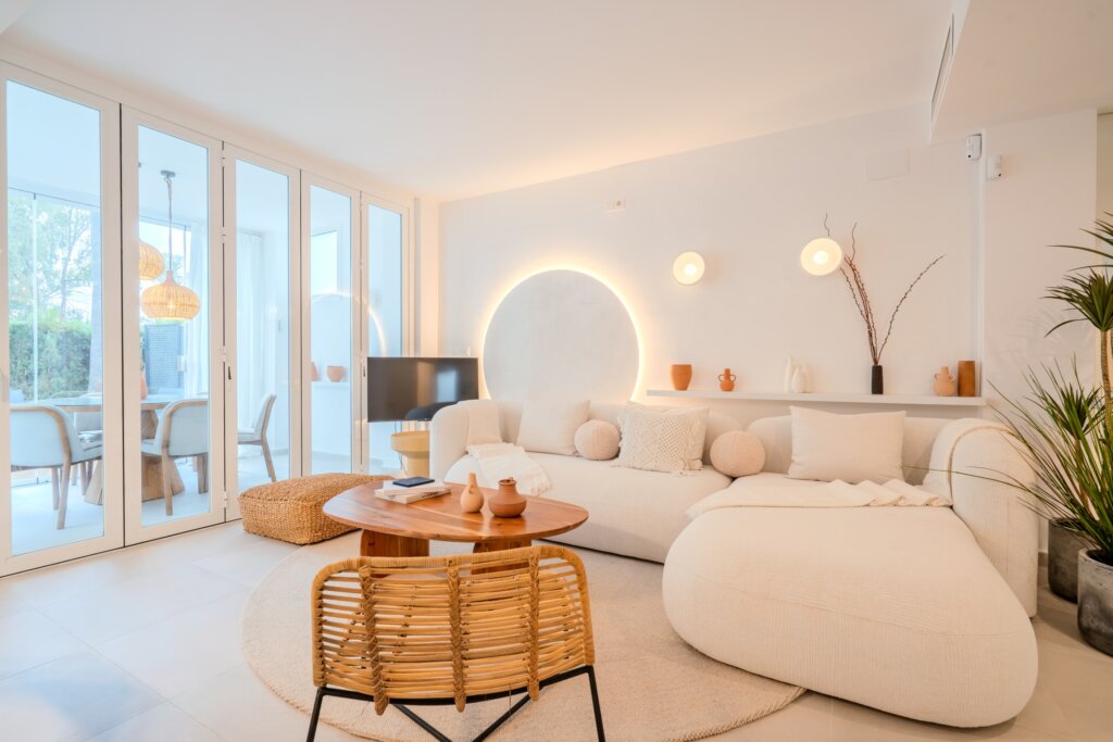 3 Bedroom Private Villa with Terrace for Rent in Bahía de Marbella