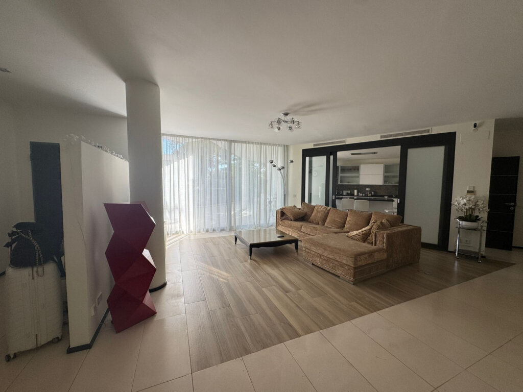 Furnished 3 Bedroom Private Villa for Rent in Meisho Hills, Sierra Blanca, Marbella