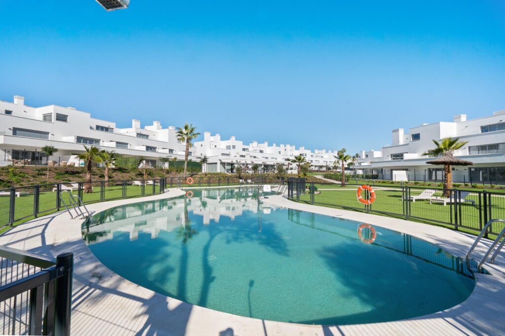 3 Bedroom Apartment for Rent in Cancelada, Estepona