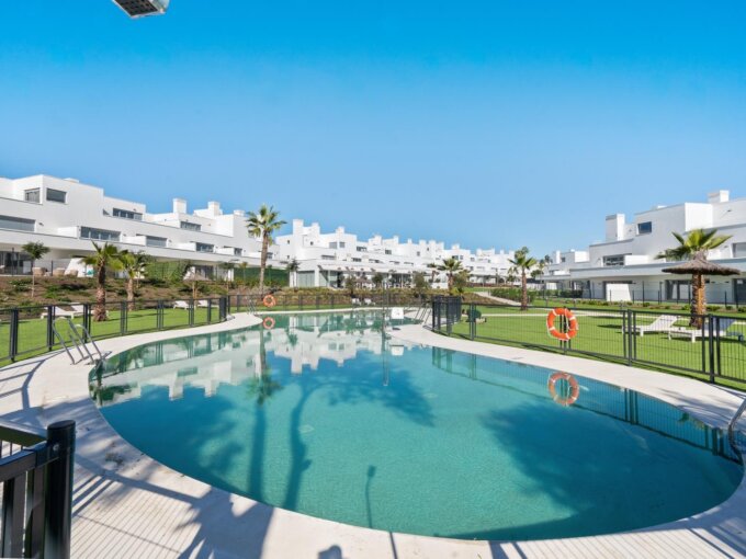 3 Bedroom Apartment for Rent in Cancelada, Estepona