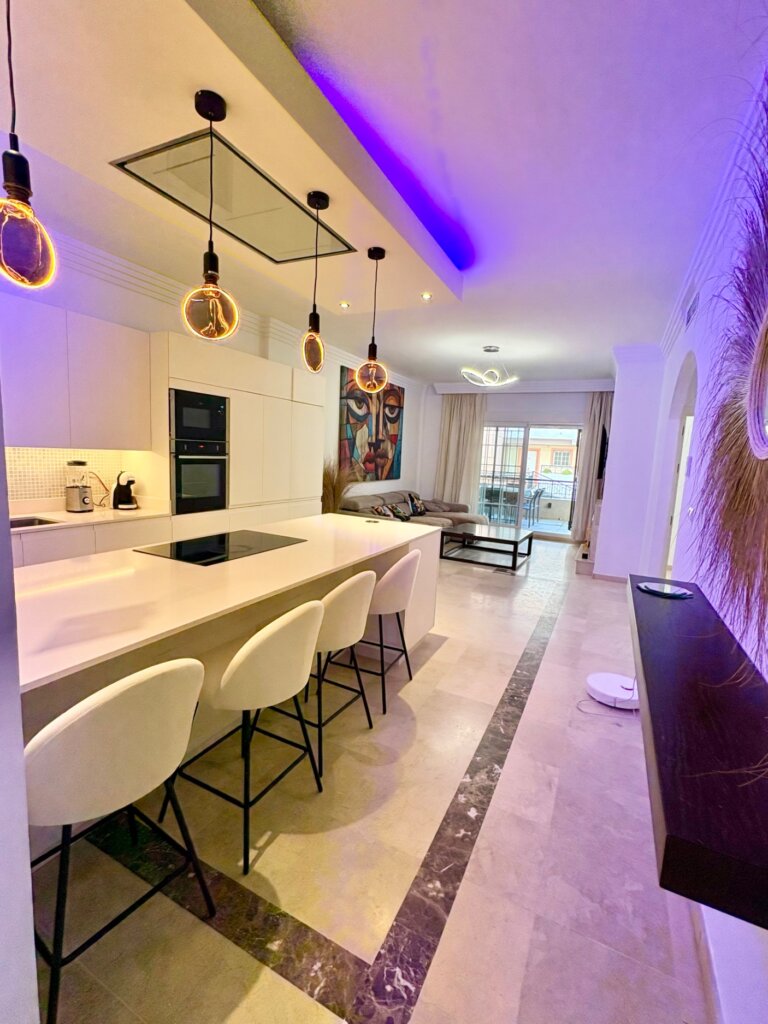 3 Bedroom Apartment with Terrace for Rent in River Garden, Nueva Andalucía, Marbella