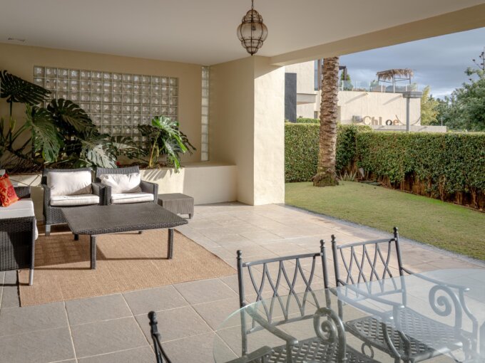 2 Bedroom Private Villa with Terrace for Rent in Imara, Sierra Blanca, Marbella