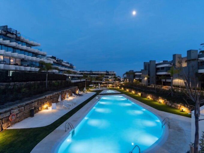 2 Bedroom Apartment for Rent in Oasis 325, Estepona