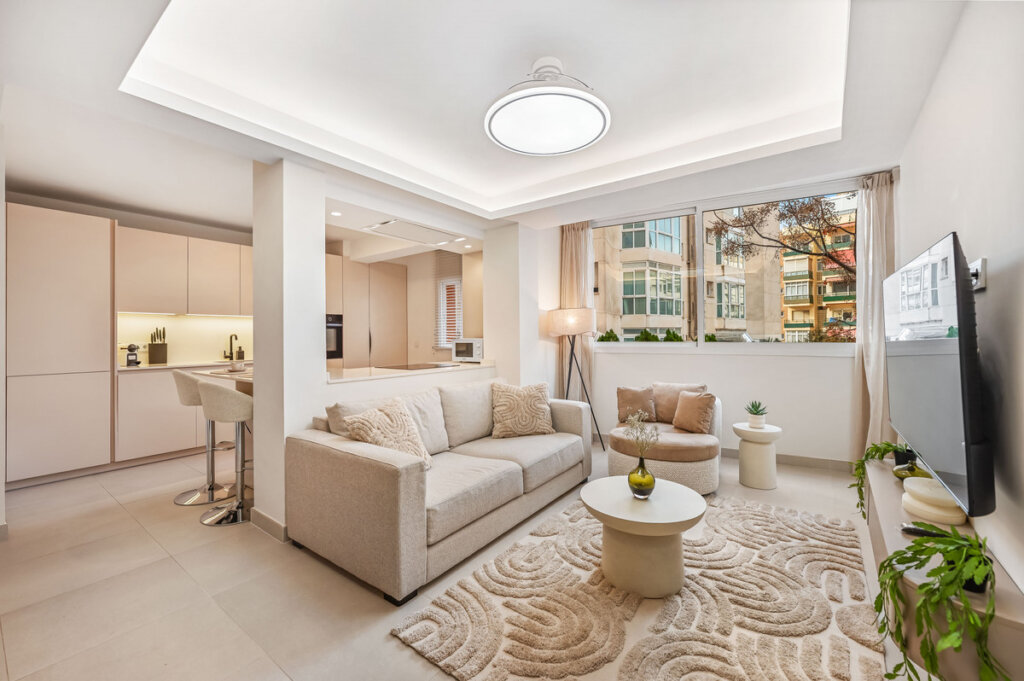 Furnished 2 Bedroom Apartment for Rent in Marbella