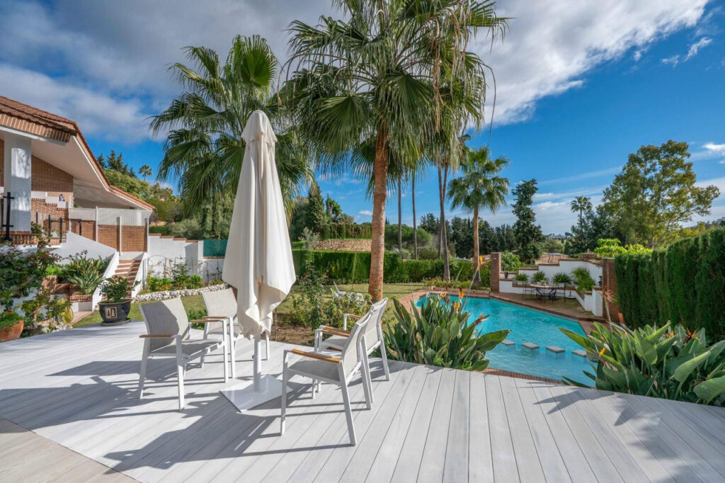 8 Bedroom Private Villa for Rent in Benahavís