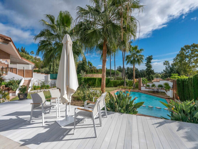 8 Bedroom Private Villa for Rent in Benahavís