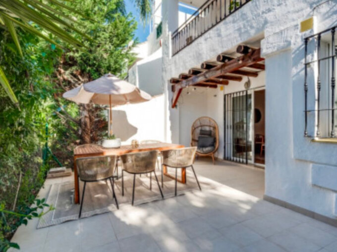 4 Bedroom Private Villa for Rent in Nueva Andalucía, Marbella