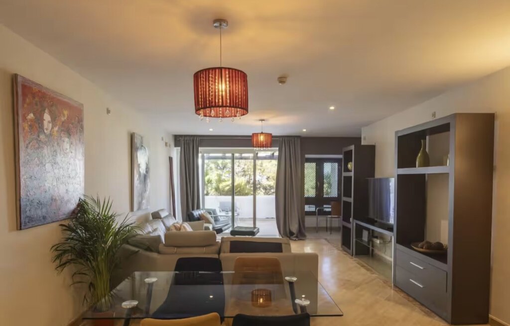 Furnished 1 Bedroom Apartment for Rent in Río Real, Marbella