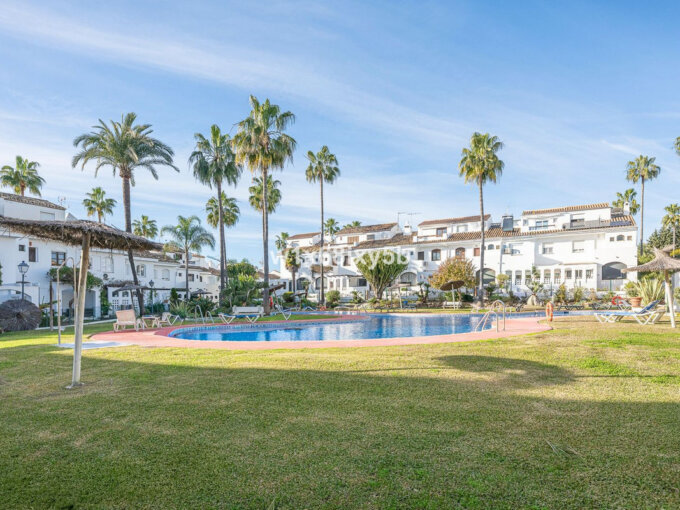 Furnished 3 Bedroom Private Villa with Terrace for Rent in Estepona