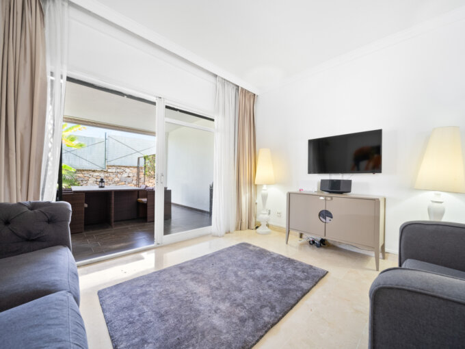 Furnished 2 Bedroom Apartment for Rent in Aloha Gardens, Nueva Andalucía, Marbella