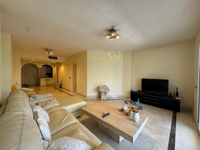 1 Bedroom Apartment for Rent in Puerto Banús, Marbella