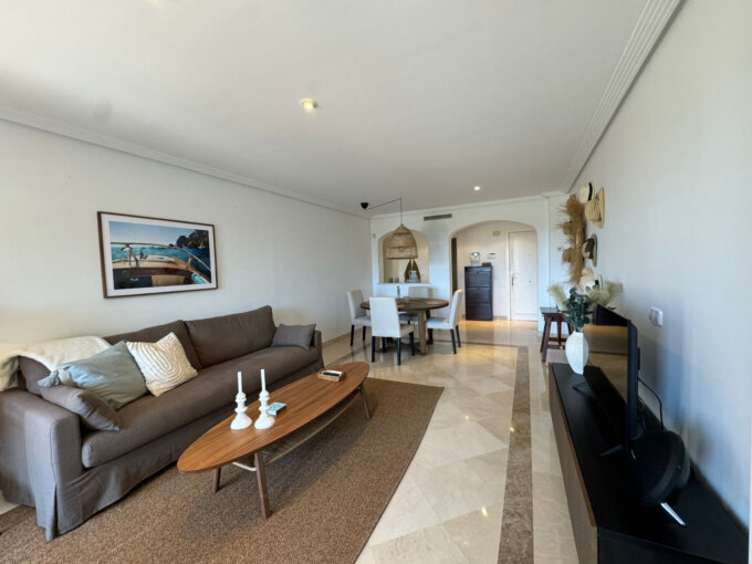 Furnished 2 Bedroom Apartment for Rent in Los Arqueros, Benahavís