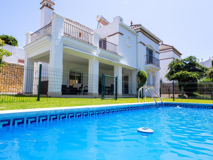 3 Bedroom Private Villa for Rent in Marbella Centro
