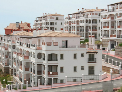 Furnished 2 Bedroom Apartment for Rent in Marbella