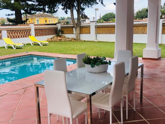 Furnished 5 Bedroom Private Villa for Rent in Las Chapas, Marbella