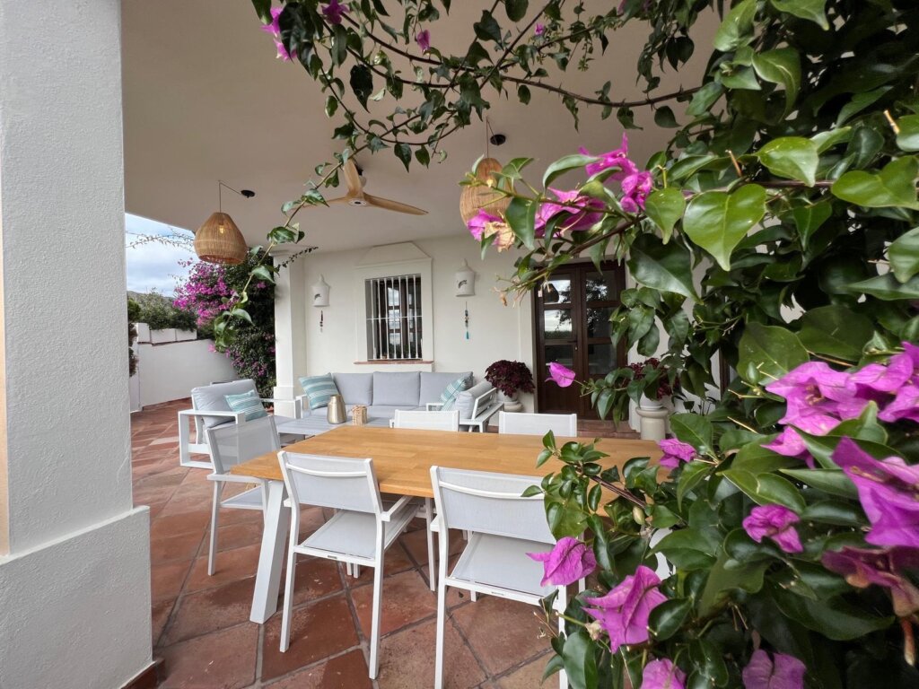 3 Bedroom Private Villa with Terrace for Rent in Marbella