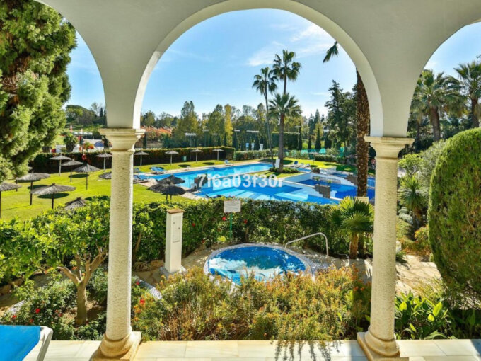 Furnished 2 Bedroom Apartment for Rent in Milla de Oro, Marbella