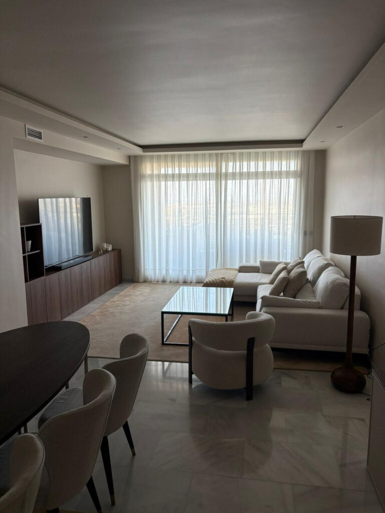 2 Bedroom Apartment for Rent in Magna Marbella, Nueva Andalucía, Marbella