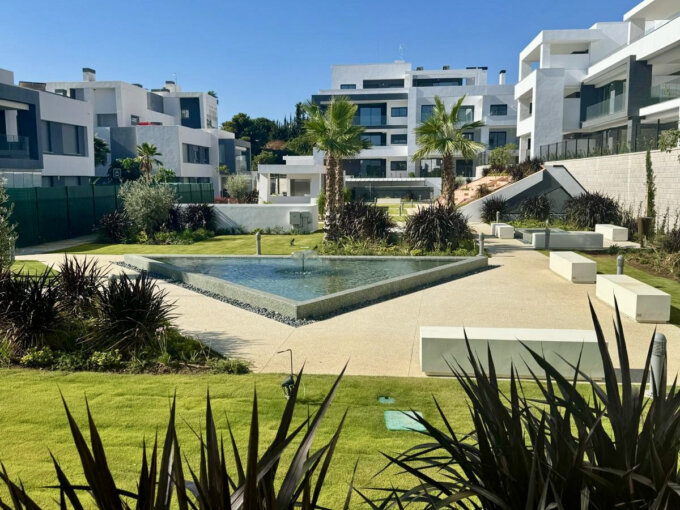 Furnished 3 Bedroom Apartment for Rent in Nueva Milla de Oro, Estepona