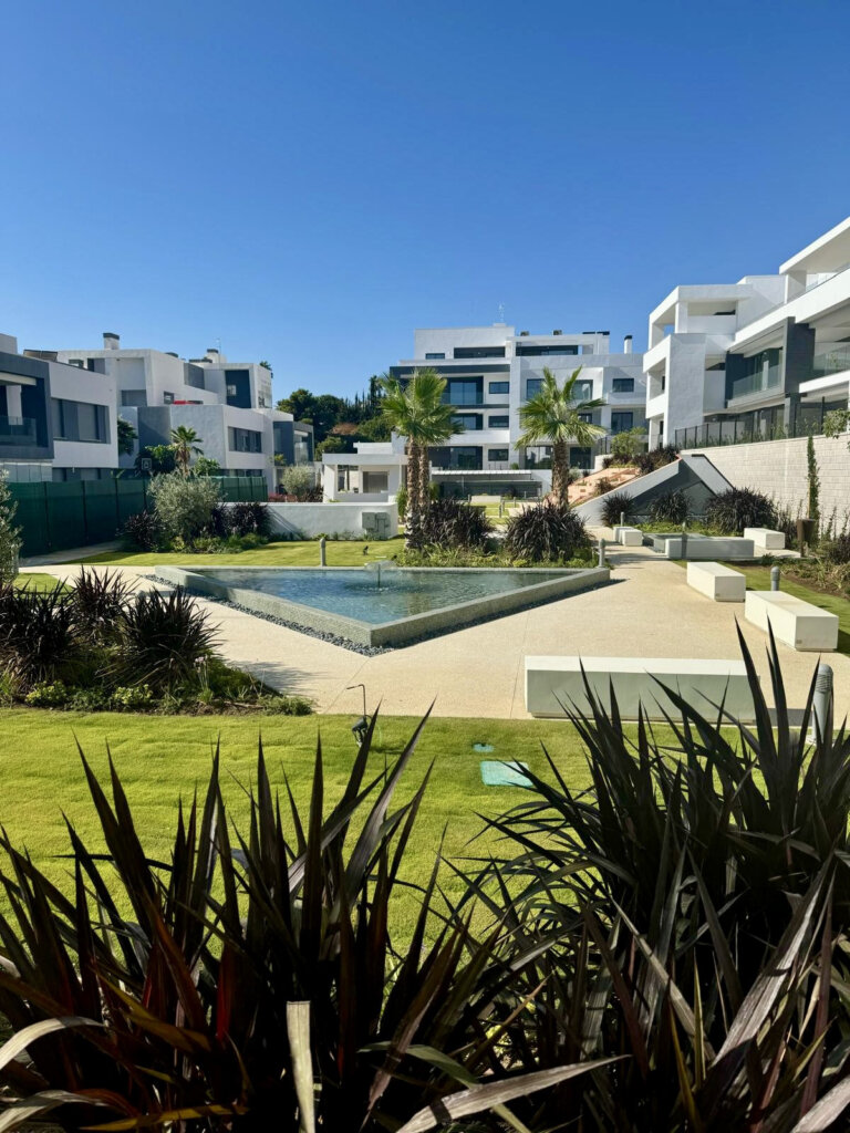 Furnished 3 Bedroom Apartment for Rent in Nueva Milla de Oro, Estepona