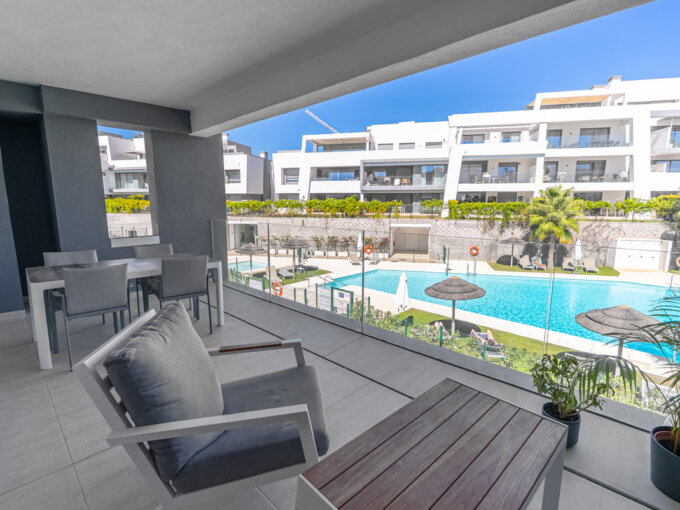 Furnished 4 Bedroom Apartment with Terrace for Rent in Nueva Milla de Oro, Estepona