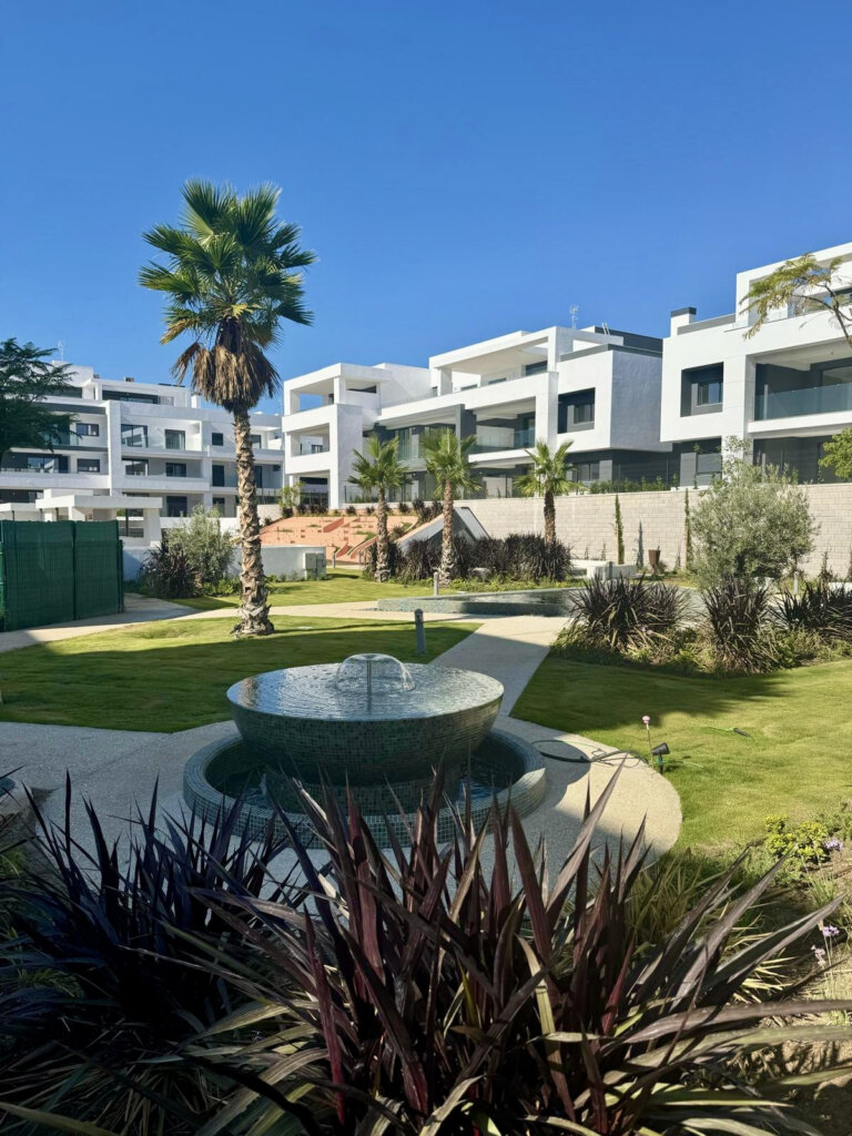 Furnished 3 Bedroom Apartment for Rent in Nueva Milla de Oro, Estepona