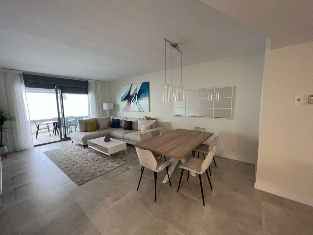 Furnished 3 Bedroom Apartment with Terrace for Rent in Nueva Milla de Oro, Estepona