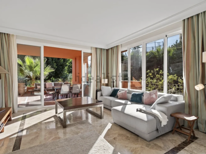 3 Bedroom Apartment for Rent in Los Naranjos Golf, Nueva Andalucía, Marbella