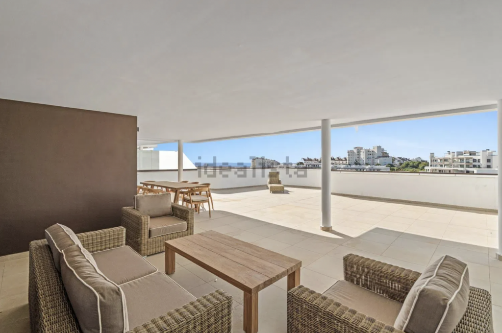3 Bedroom Apartment for Rent in Elda