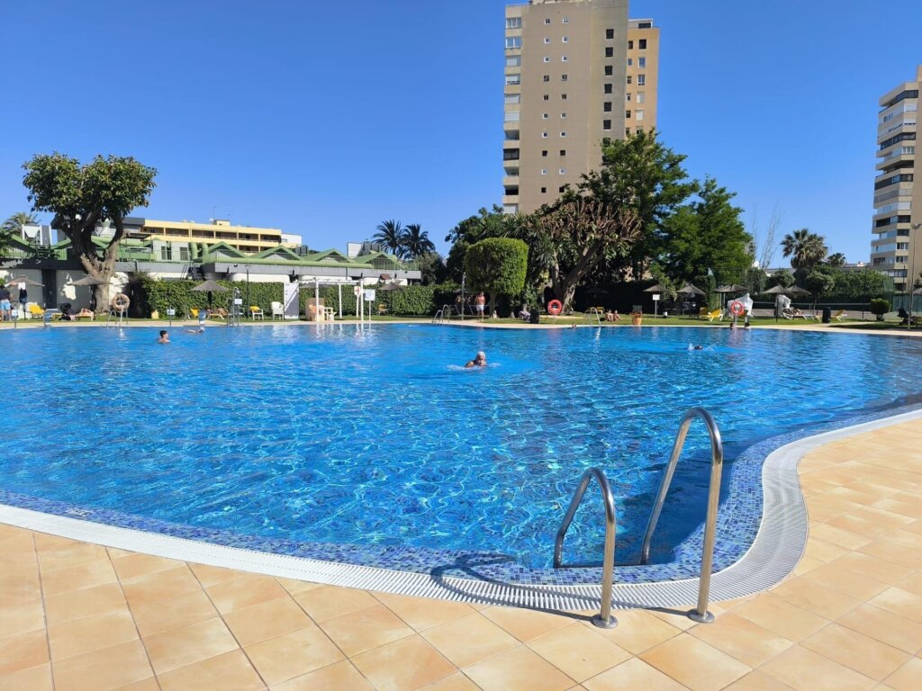 Furnished 2 Bedroom Apartment for Rent in Playamar, Torremolinos
