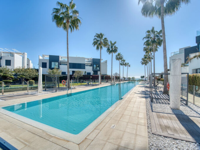 Furnished 3 Bedroom Private Villa with Terrace for Rent in Estepona
