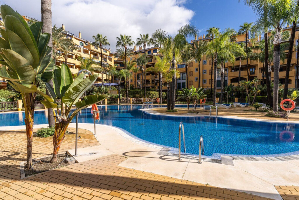 Furnished 3 Bedroom Apartment for Rent in San Pedro de Alcántara