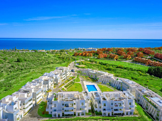 Furnished 3 Bedroom Apartment with Terrace for Rent in Estepona