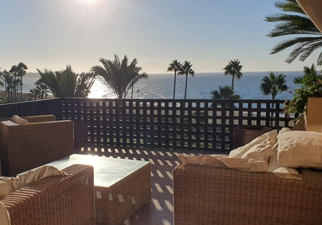 3 Bedroom Apartment with Terrace for Rent in Estepona
