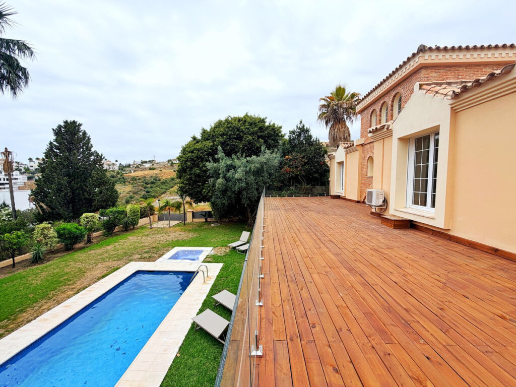 Furnished 5 Bedroom Private Villa for Rent in El Paraíso