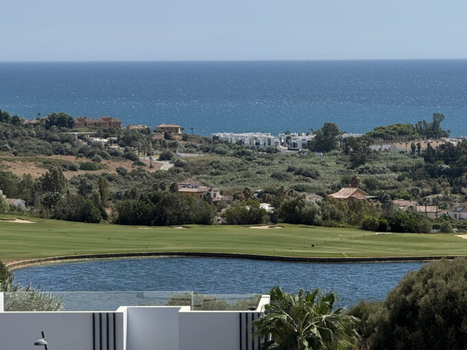 2 Bedroom Apartment for Rent in Estepona