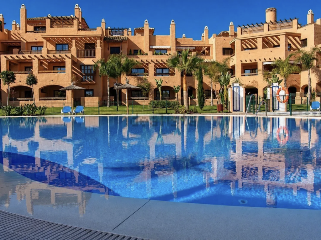 2 Bedroom Apartment for Rent in Estepona