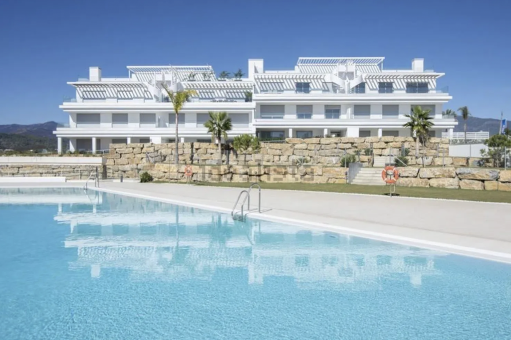 2 Bedroom Private Villa for Rent in Cancelada, Estepona