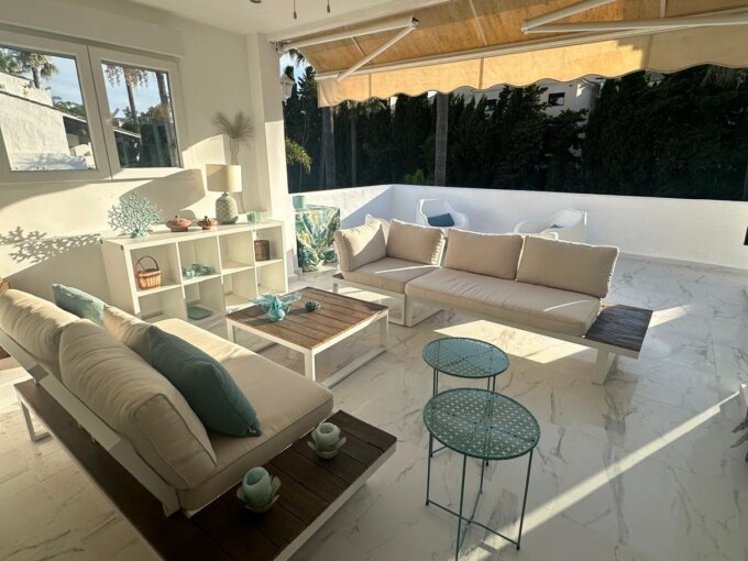 2 Bedroom Apartment with Terrace for Rent in Marbella
