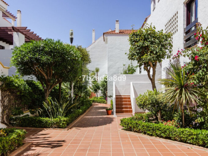 Furnished 3 Bedroom Apartment for Rent in Nueva Andalucía, Marbella