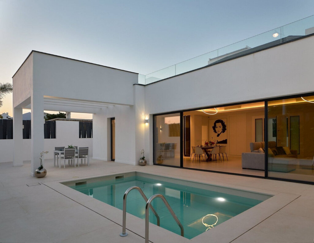 Furnished 3 Bedroom Private Villa with Terrace for Rent in San Pedro de Alcántara
