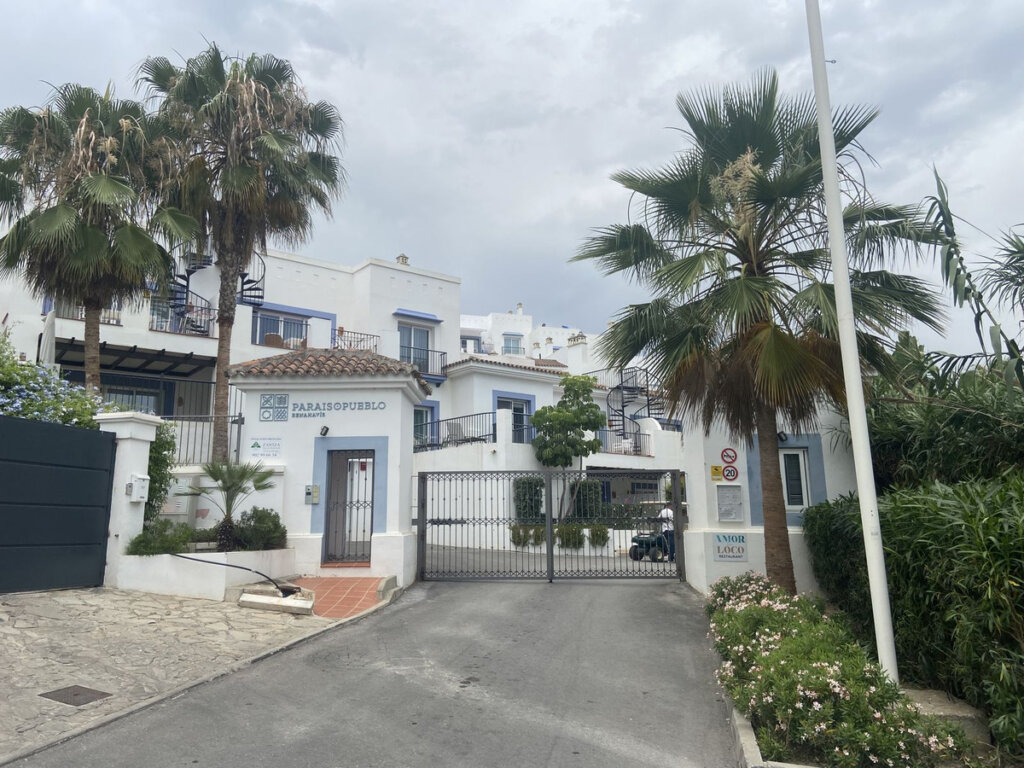 Furnished 3 Bedroom Apartment with Terrace for Rent in El Paraíso