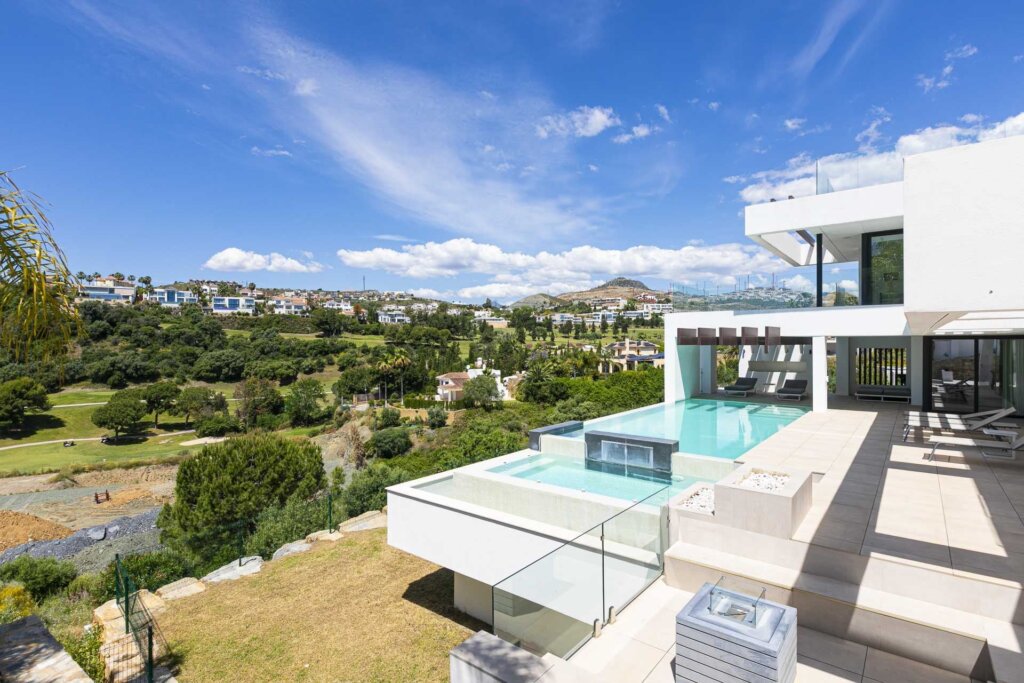 6 Bedroom Private Villa for Rent in La Alquería, Benahavís