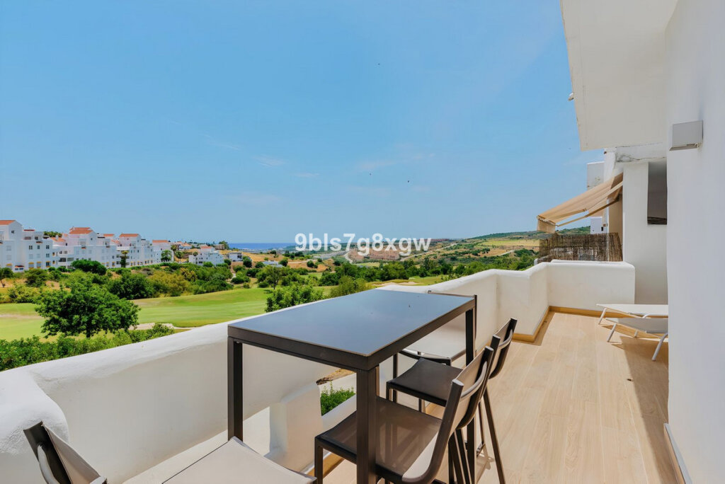 Furnished 2 Bedroom Apartment for Rent in Estepona