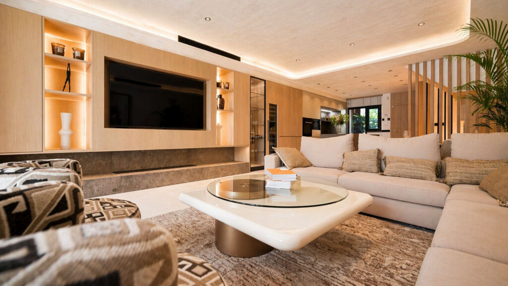 Furnished 4 Bedroom Private Villa for Rent in Altos de Puente Romano, Milla de Oro, Marbella