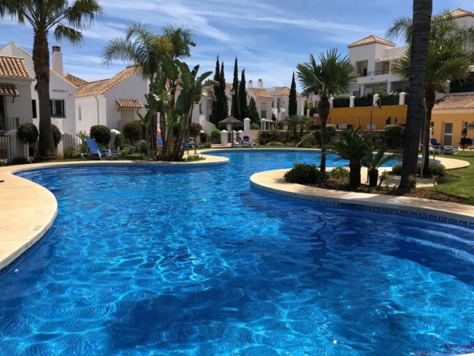 Furnished 2 Bedroom Apartment for Rent in Nueva Andalucía, Marbella