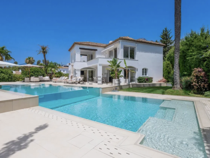4 Bedroom Private Villa for Rent in Sierra Blanca, Marbella