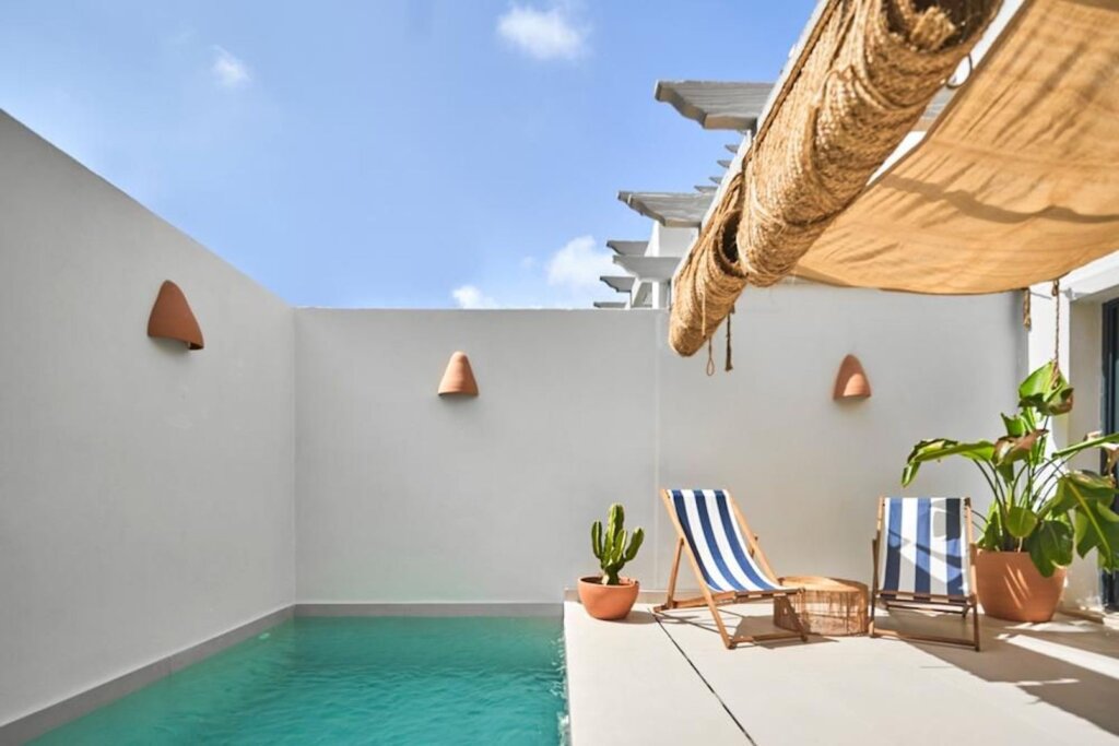3 Bedroom Private Villa for Rent in El Paraíso, Estepona